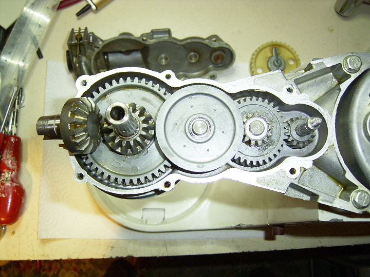 Kenwood A902 gearbox main components
